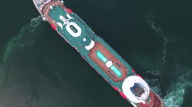 Yolcu gemisi, yolcu gemileri Sognefjord ya da Sognefjorden 'da, Flam Norveç' in hava görüntüleri.