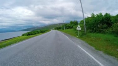 Norveç 'te Yolda Araba Kullanmak