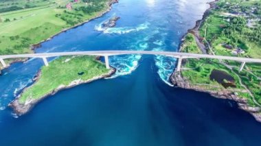 Saltstraumen, Nordland, Norveç Hava girdap jakuziler güzel doğa görüntüleyin. Saltstraumen dünyanın en güçlü gelgit akımları biri ile küçük bir Boğazı alır.