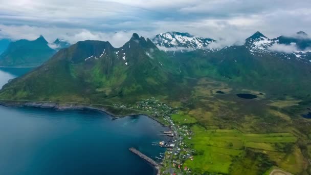 Mefjordvar, pulau Senja. Indah Alam Norwegia alam lanskap mefjord. — Stok Video