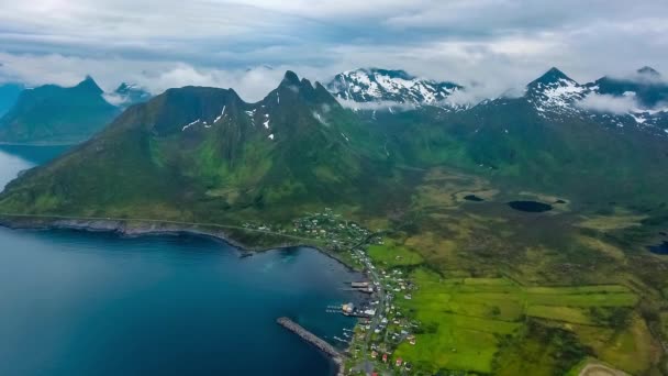 Mefjordvar, eiland Senja. Prachtige natuur Noorwegen natuur landschap mefjord. — Stockvideo