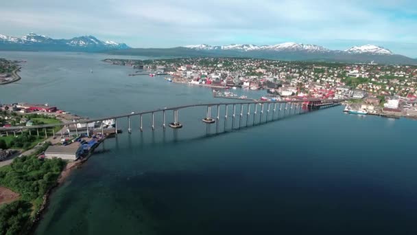 Bridge of City Tromso, Norvégia Légi felvétel — Stock videók