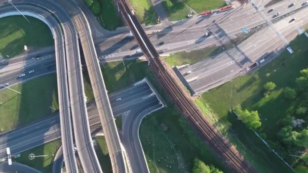Вид с воздуха на перекресток автострады . — стоковое видео