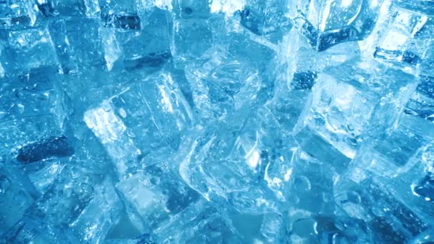 Kostki lodu zbliżenie, abstrakcyjne tło. — Wideo stockowe