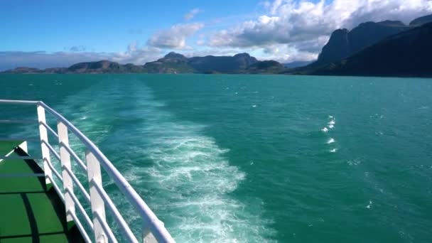 Fährüberfahrt. Schöne Natur Norwegen. — Stockvideo