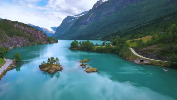 Krásná příroda Norsko přírodní krajina. Letecké záběry Lovatnet Lake. — Stock video