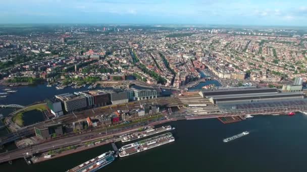 Vue aérienne de la ville d'Amsterdam, Pays-Bas. Vue du vol de l'oiseau — Video