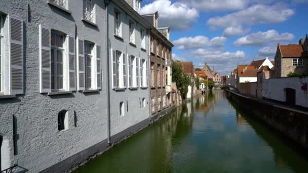 Belçika 'nın eski kasabasında Bruges — Stok video