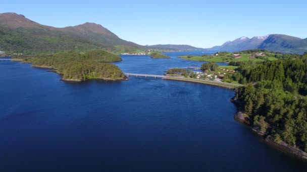 Filmagem aérea Beautiful Nature Norway. Voos aéreos de drones FPV . — Vídeo de Stock