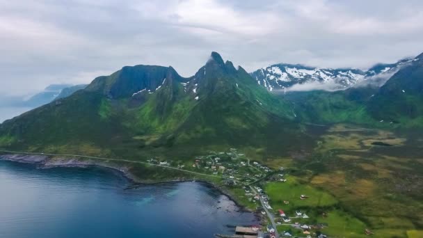 Mefjordvar, Senja adası. Güzel Doğa Norveç Doğal Arazi. — Stok video