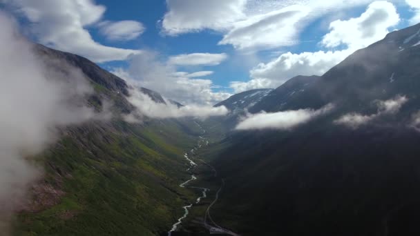 Letecký záznam Krásná příroda Norsko. Létání nad jezery a fjordy.Pohled z ptačí perspektivy. — Stock video