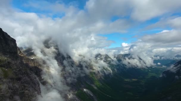 Αεροπλάνο Beautiful Nature Norway. Πετώντας πάνω από τις λίμνες και τα φιόρντα.Θέα από τη θέα του πουλιού. — Αρχείο Βίντεο