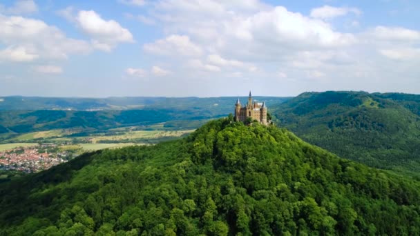 Castello di Hohenzollern, Germania. Voli aerei con drone FPV . — Video Stock