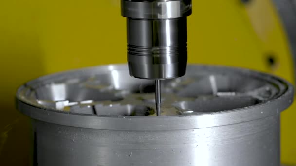 Fraiseuse CNC de travail des métaux. Découpe de métal technologie de traitement moderne. — Video