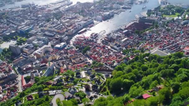 Bergen is a city and municipality in Hordaland on the west coast of Norway. Bergen is the second-largest city in Norway. The view from the height of bird flight. Aerial FPV drone flights. — Stock Video