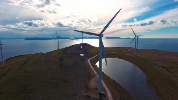 発電用風車。北極ビューハボガベレン風車公園、ハボウスンド、ノルウェー北部航空映像. — ストック動画