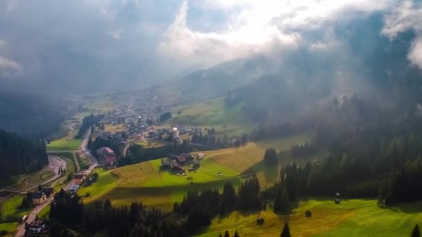 Sappada Italien Nordostecke der Dolomiten Alpen. Drohnenflüge aus der Luft. — Stockvideo
