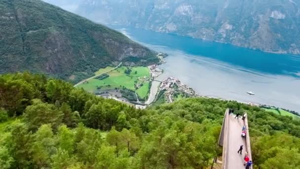 Stegastein Lookout Bella Natura Norvegia vista aerea. Sognefjord o Sognefjorden, Norvegia Flam — Video Stock