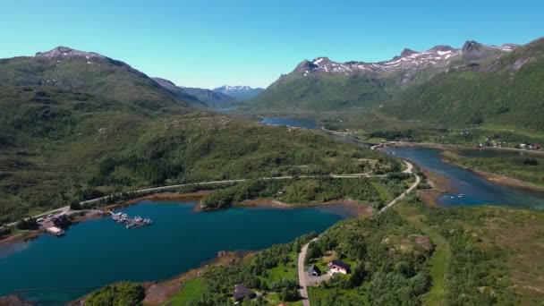 Zdjęcia lotnicze Piękna Natura Norwegia. Latanie nad jeziorami i fiordami Widok z lotu ptaka. — Wideo stockowe