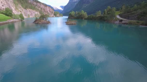 Belle nature Norvège paysage naturel. Images Aériennes lovatnet lac . — Video