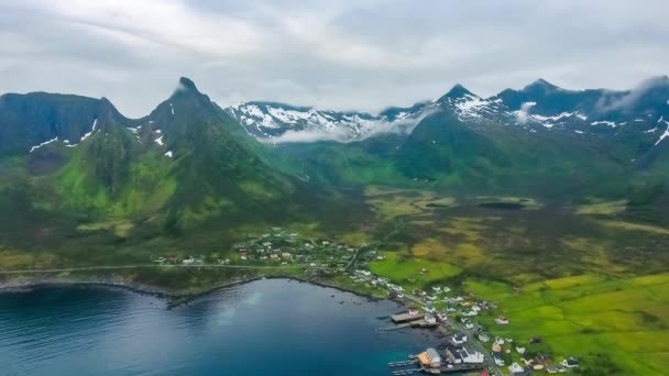 Mefjordvar, νησί Senja. Όμορφη φύση Νορβηγία φυσικό τοπίο mefjord. — Αρχείο Βίντεο
