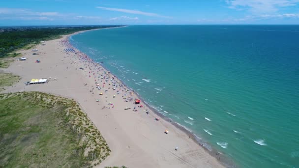 Italy, the beach of the Adriatic sea. Rest on the sea near Venice. Aerial FPV drone flights. — Stock Video