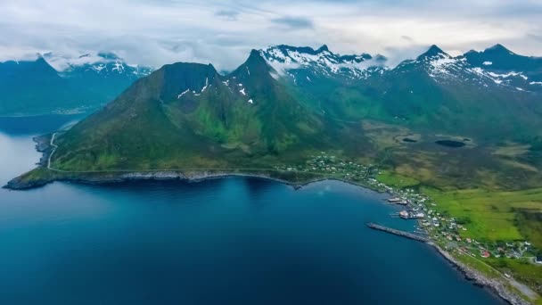 Mefjordvar, isla Senja. Hermosa naturaleza Noruega paisaje natural mefjord . — Vídeos de Stock