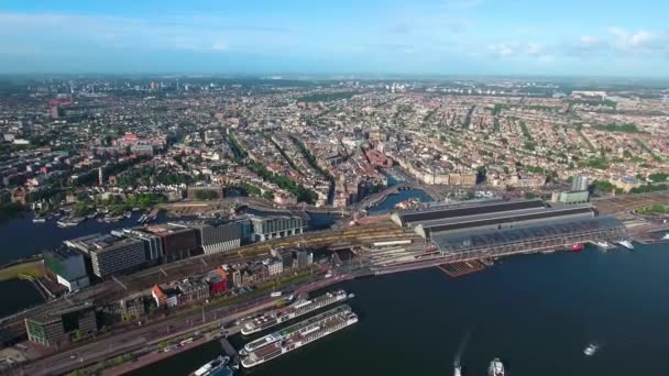 Вид с воздуха на город Амстердам, Нидерланды. View from the bird 's flight — стоковое видео