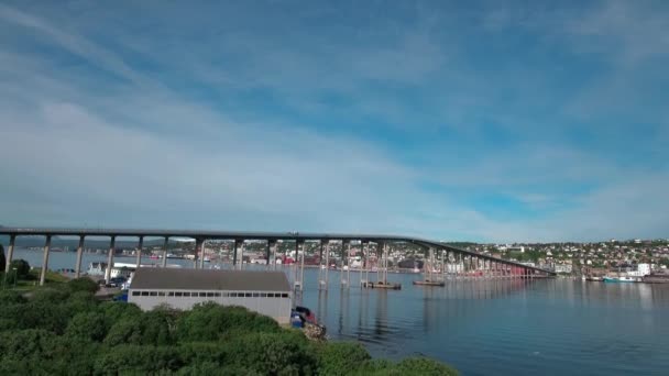 Most města Tromso, Norsko Letecké záběry — Stock video