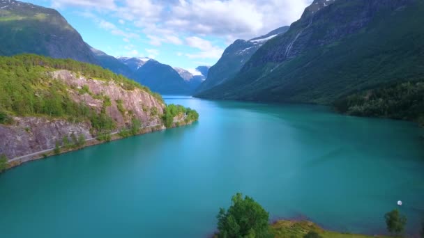 美しい自然ノルウェーの自然景観。空中映像｜lovatnet lake. — ストック動画