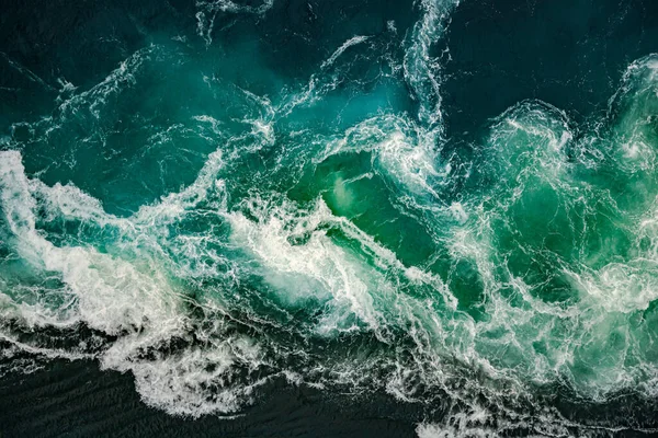 Fundo Abstrato Ondas Água Rio Mar Encontram Durante Maré Alta — Fotografia de Stock