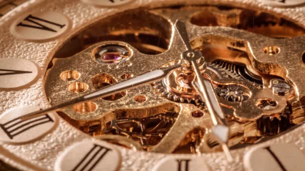 Fermer sur horloge vintage — Video