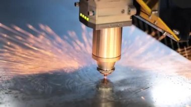 CNC lazer kesimi metal, modern endüstriyel teknoloji.