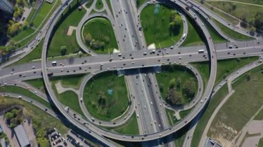 Moskova 'da bir otoyol kavşağının hava görüntüsü.