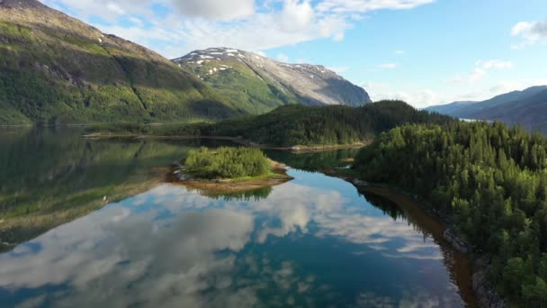Hava görüntüleri. Güzel doğa Norveç. — Stok video