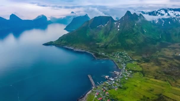 Mefjordvar, eiland Senja. Prachtige natuur Noorwegen natuur landschap mefjord. — Stockvideo