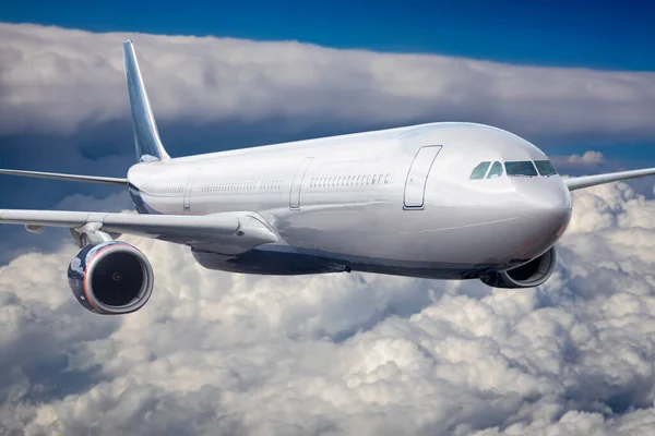 Utasszállító Repülőgép Repül Felhők — Stock Fotó
