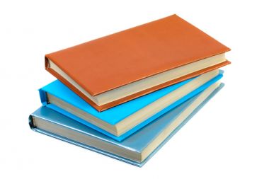 İzole kitap yığını