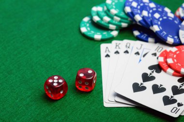 Kırmızı Casino dice, oyun kartları roial floş  