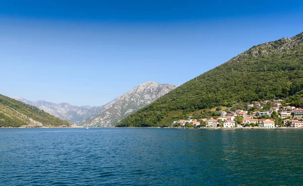 Kotor Körfezi, Lepetane kasaba Karadağ