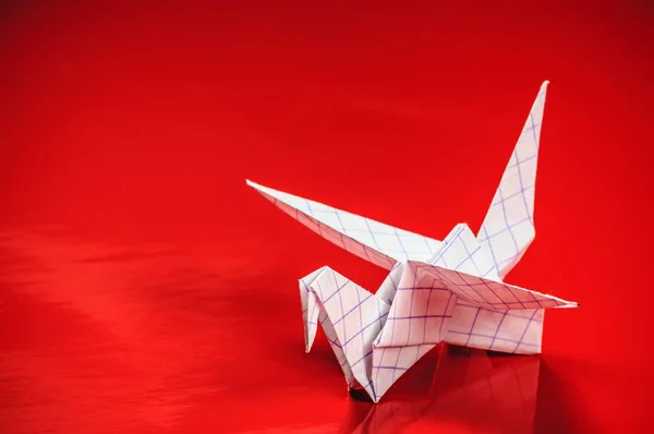 Origami crane di merah — Stok Foto