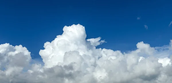 Cielo nubes fondo —  Fotos de Stock