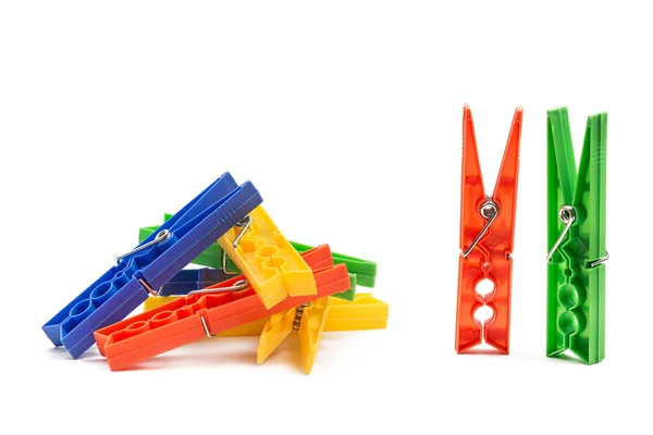 Kleur plastic wasknijpers geïsoleerd — Stockfoto