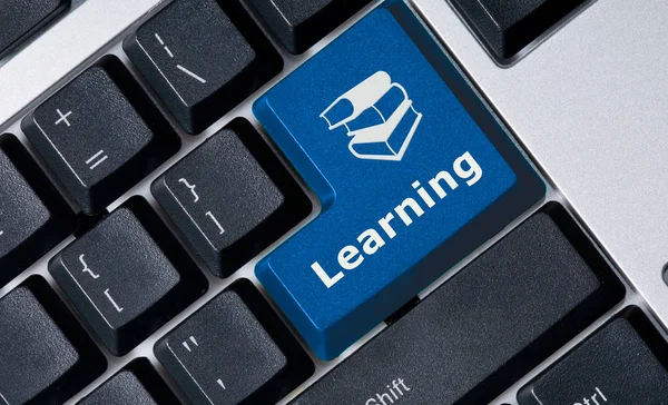 Billentyűzet tanulási kulccsal online oktatás koncepció kép — Stock Fotó