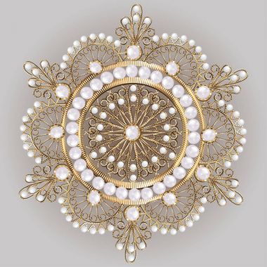 Resimde Broş kolye ile ve değerli taşlar. Telkari