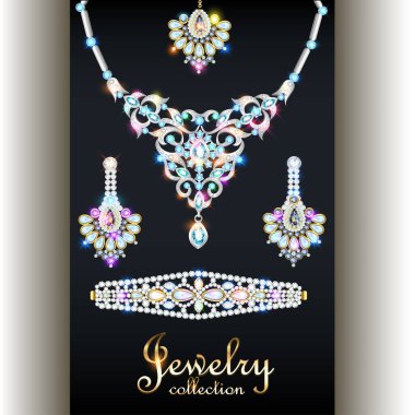 Zarif kolye, küpeler ve değerli taşlı bilezik ve yazılı mücevher koleksiyonu..