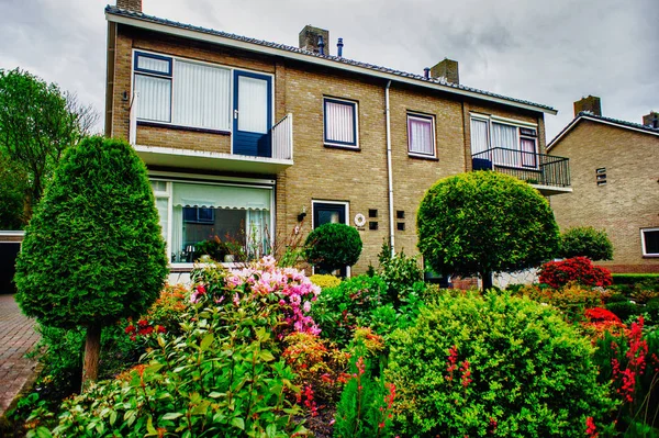 Underbart hus i staden Assen, Nederländerna. Stockbild