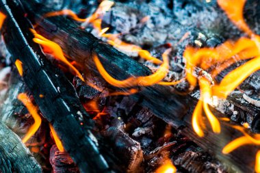 Grill coals and heat from firewood clipart