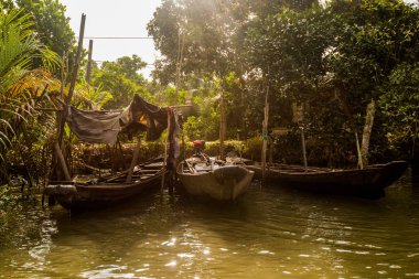 Delta mekong ve Yerel Kanallar, yerel halk, teknelerin olarak
