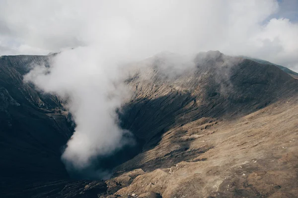 Bromo paisagem vulcão na Indonésia — Fotografia de Stock